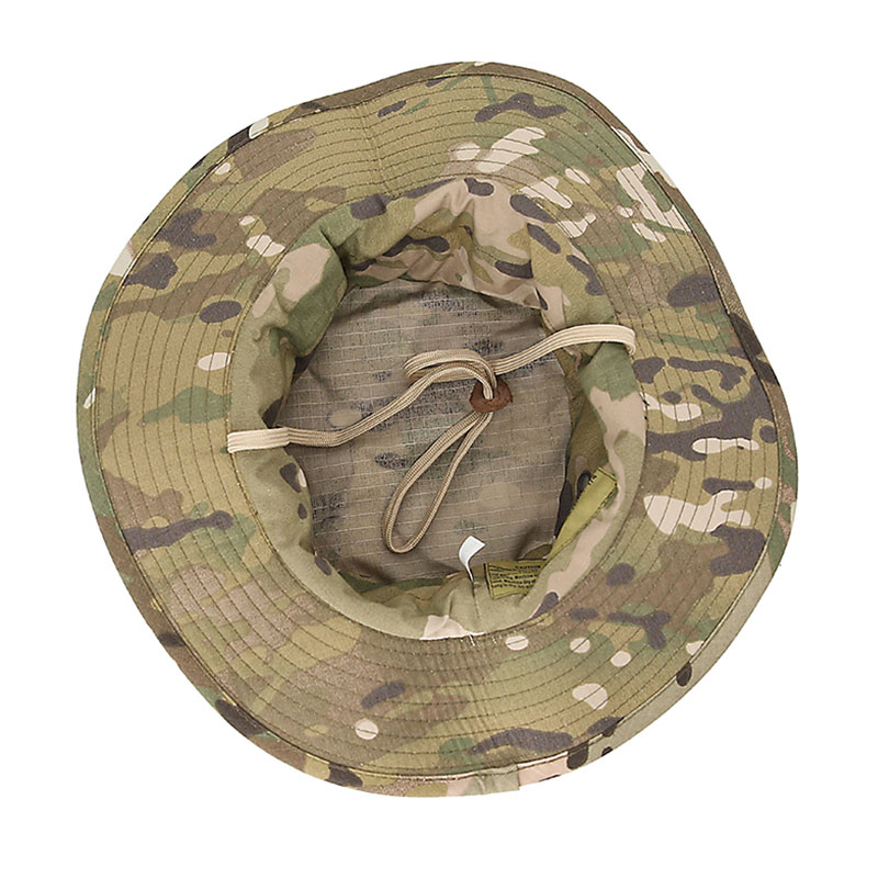 Fabricant de bonnets militaires