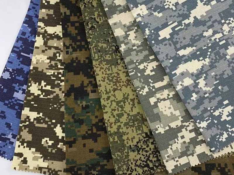 Motifs des tissus de camouflage et homogénéité des couleurs pour les uniformes militaires